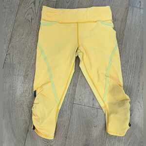 Lululemon Run Pace Crop leggings Burning yellow. Size 6